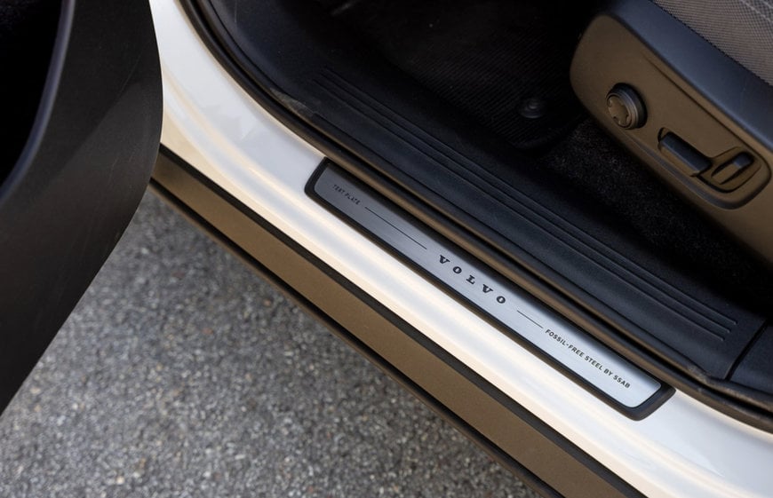 VOLVO CARS CO-HOSTS ELECTRIC TEST DRIVE FOR EU MINISTERS AND SHOWCASES NEAR ZERO EMISSION STEEL